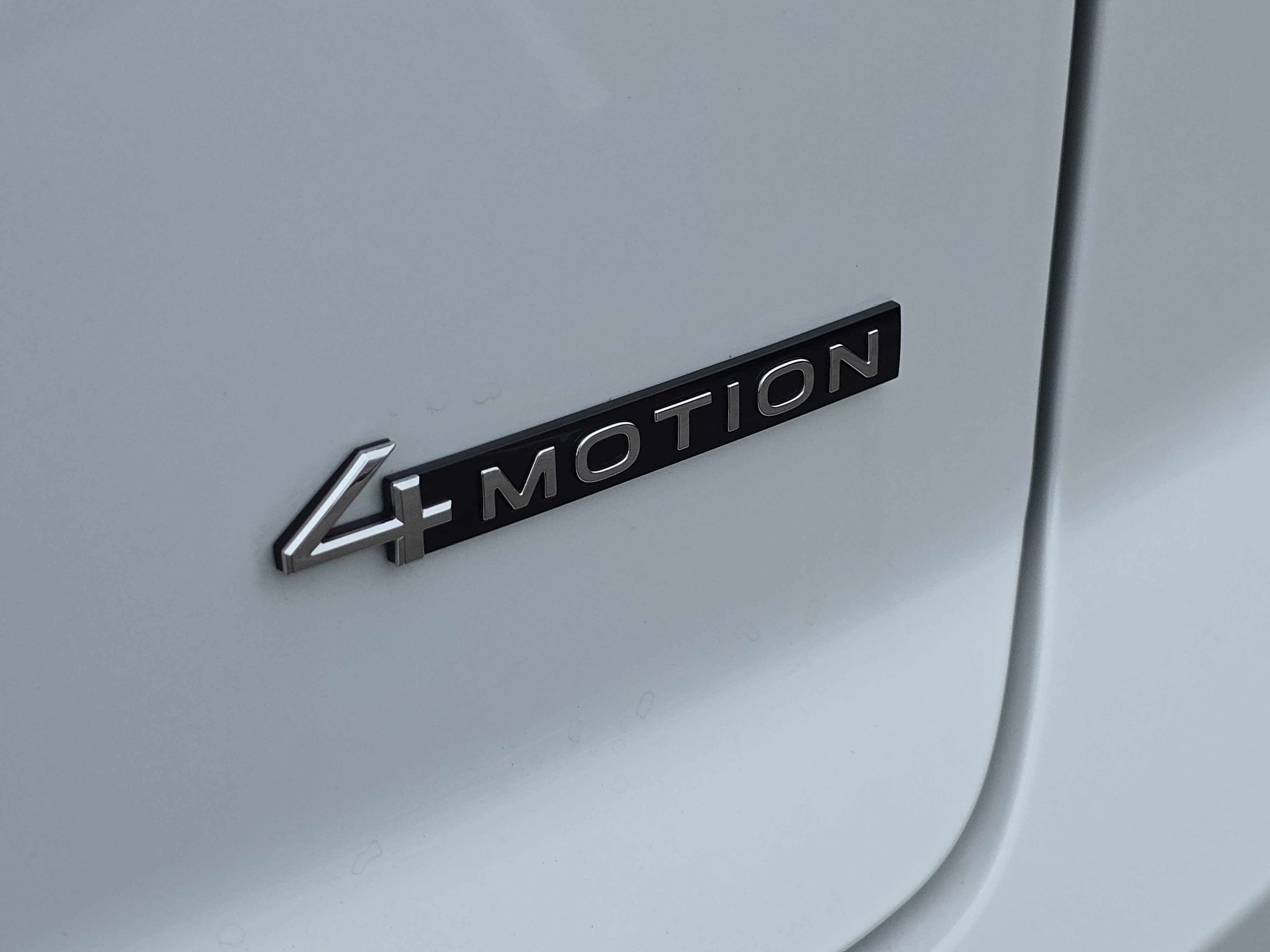 New 2026 Volkswagen Atlas Cross Sport SEL R-Line image 11