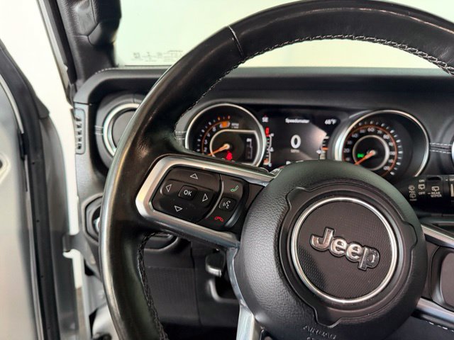 Used 2022 Jeep Wrangler Unlimited Sahara w/ Cold Weather Group AWD/4WD image 15