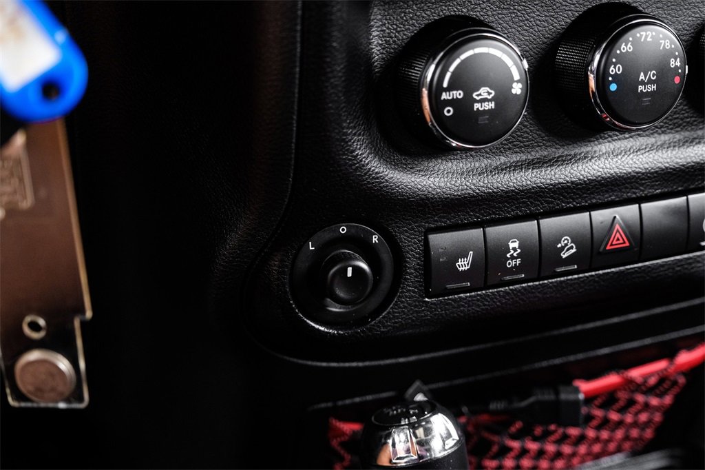 Used 2017 Jeep Wrangler Unlimited Rubicon image 24