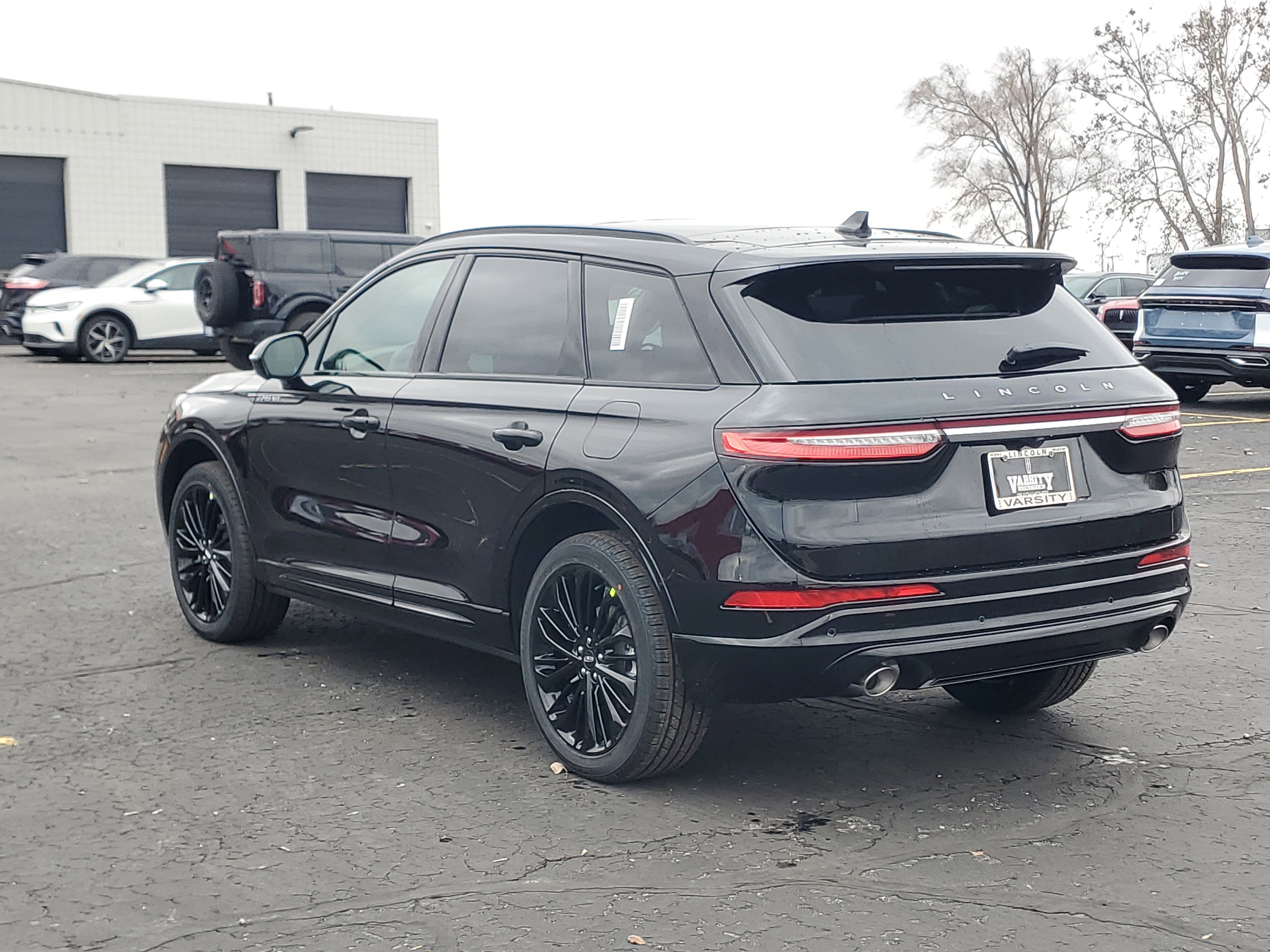 New 2026 Lincoln Corsair Premiere image 3