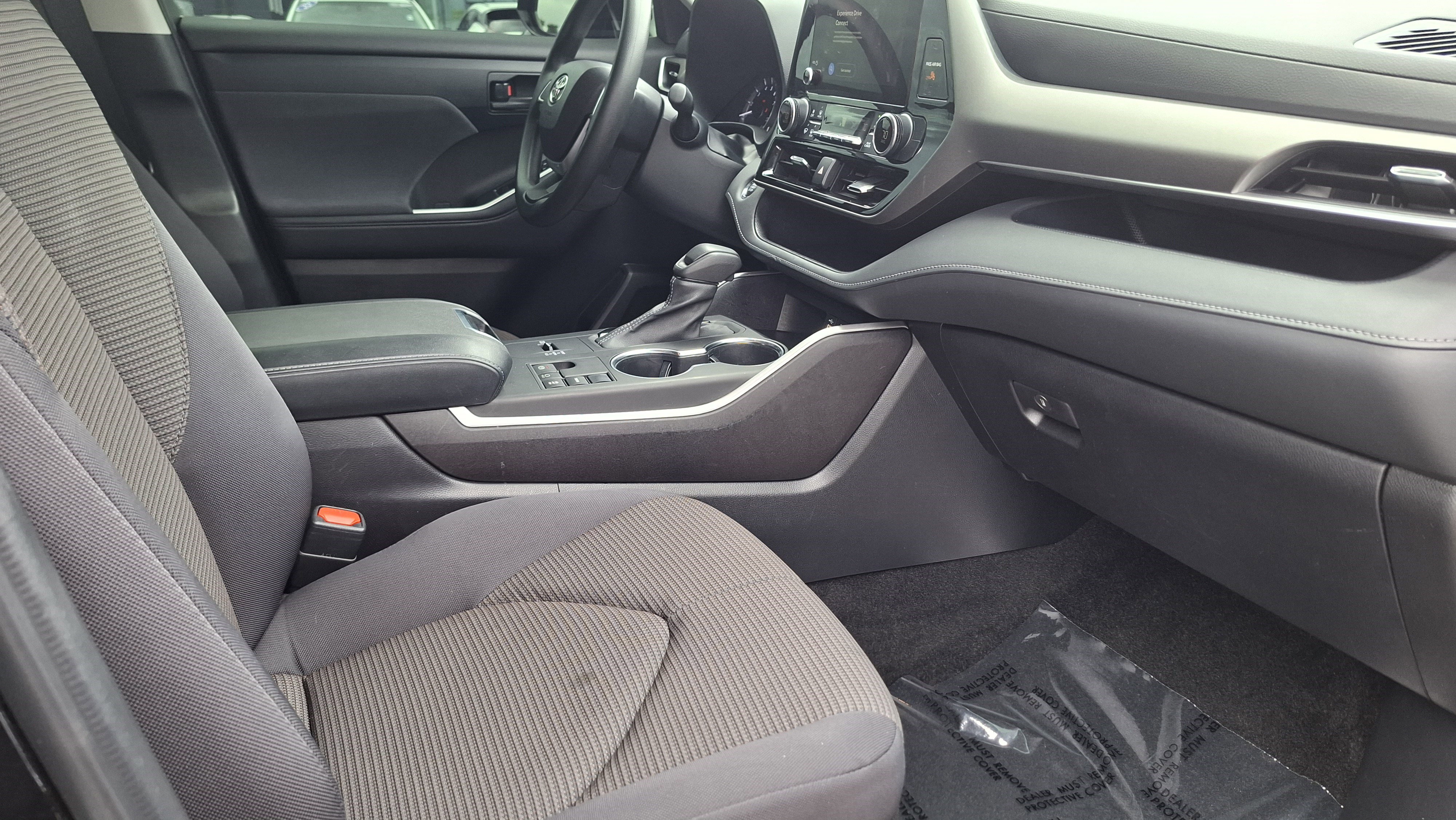 Used 2023 Toyota Highlander L image 24