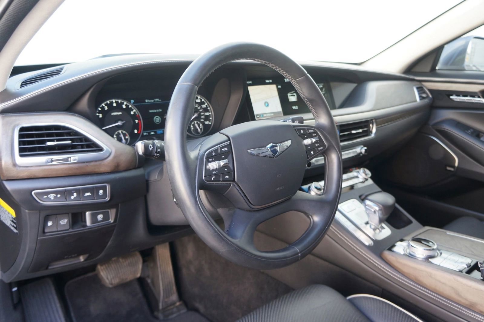 Used 2020 Genesis G90 3.3T Premium image 29