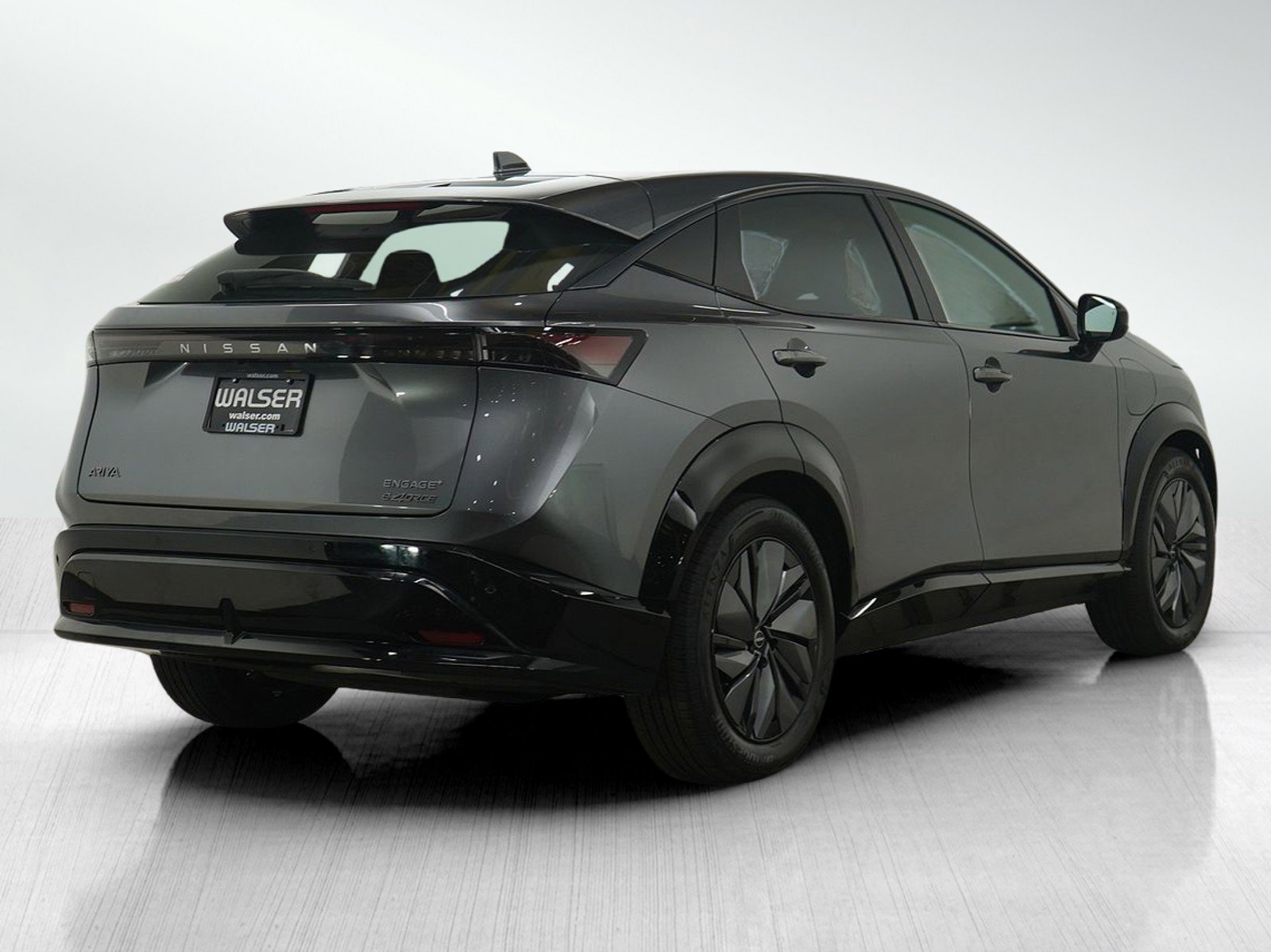 Used 2024 Nissan Ariya AWD image 5