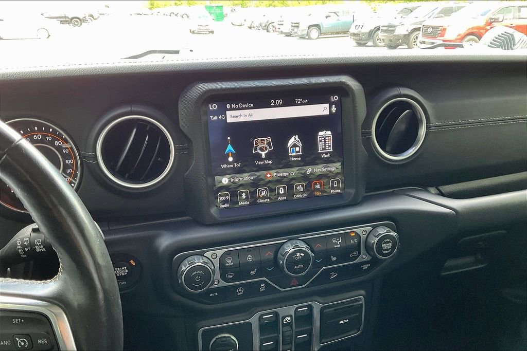Used 2018 Jeep Wrangler Unlimited Sahara AWD/4WD image 6
