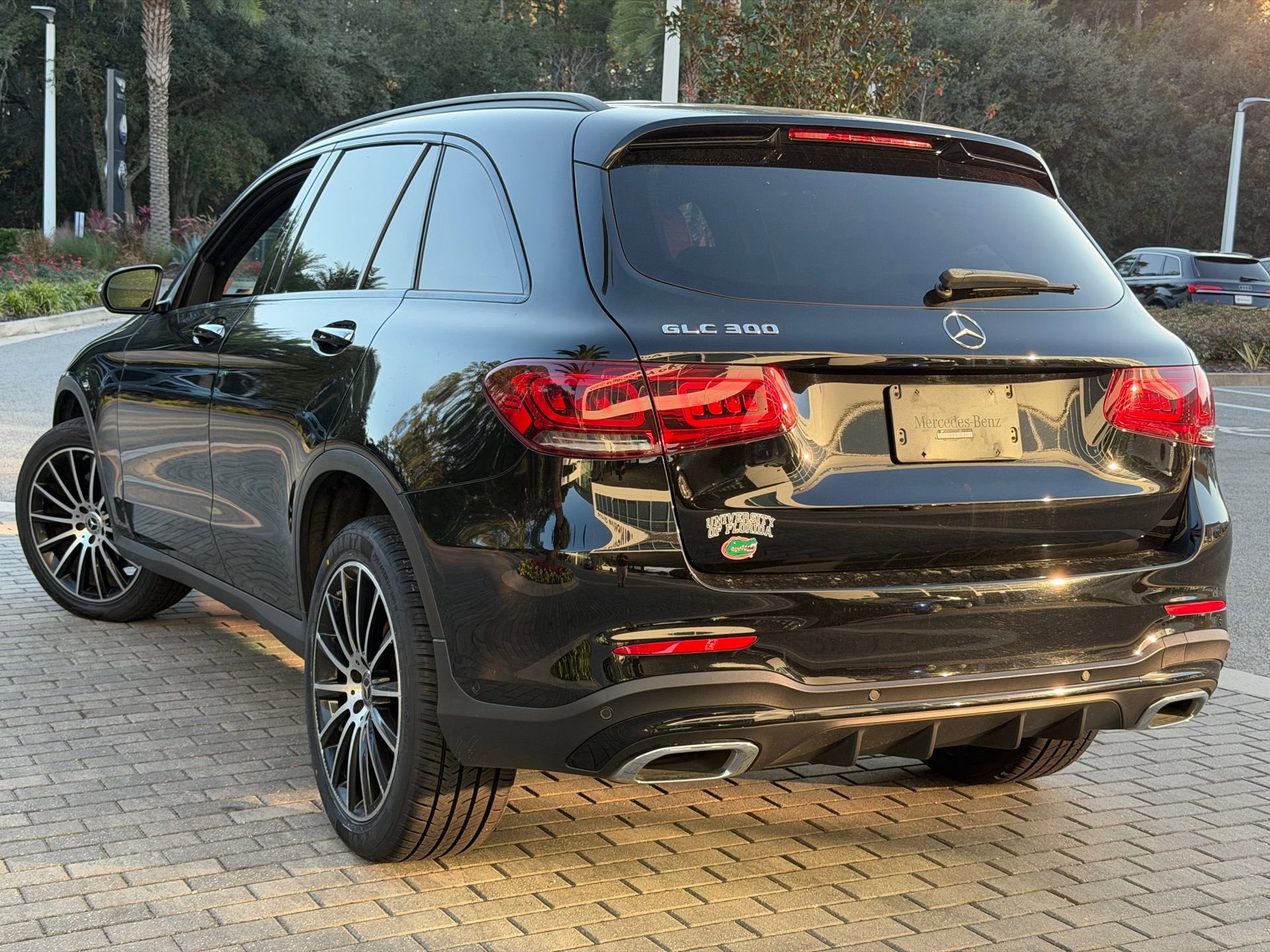 Used 2022 Mercedes-Benz GLC 300 image 3