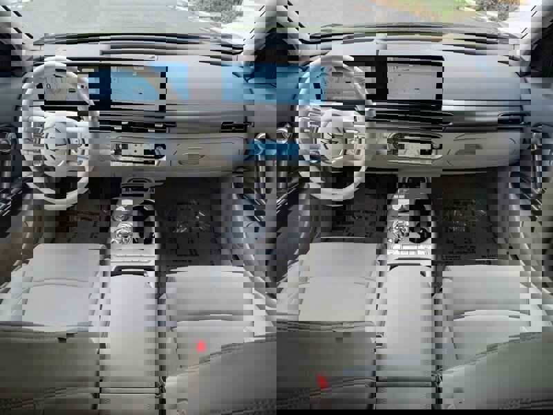 Used 2025 Genesis GV60 RWD image 9