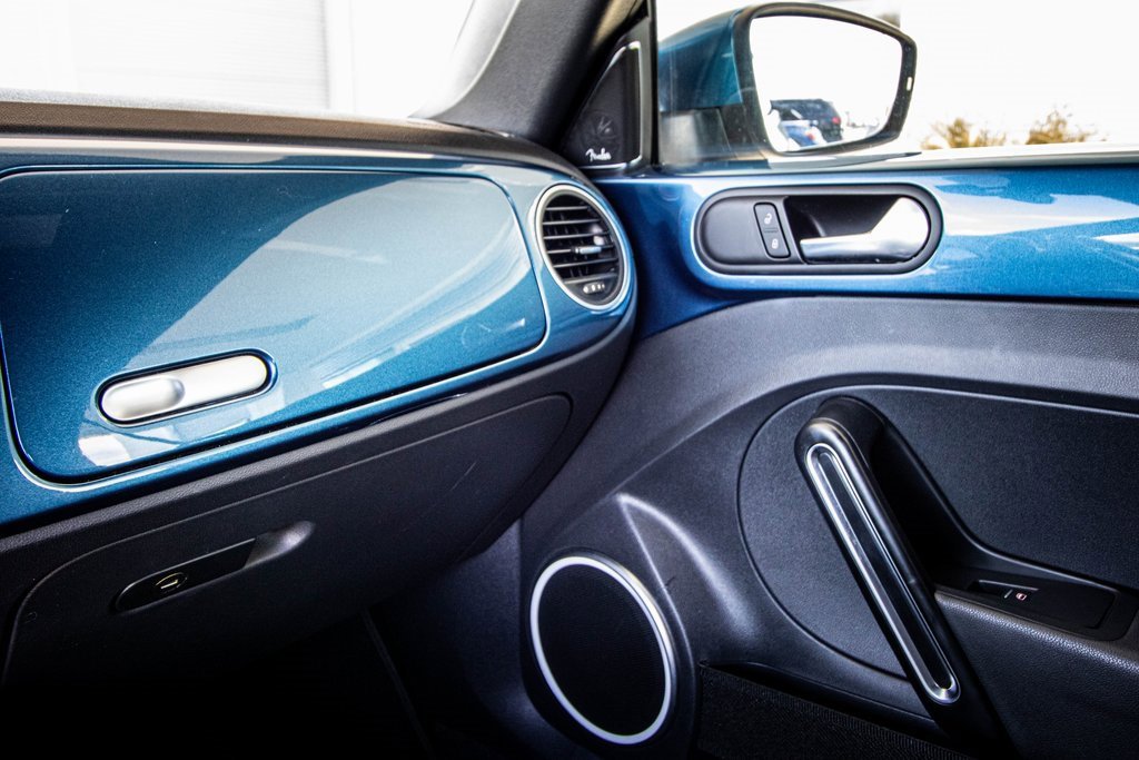 Used 2019 Volkswagen Beetle 2.0T SE image 36