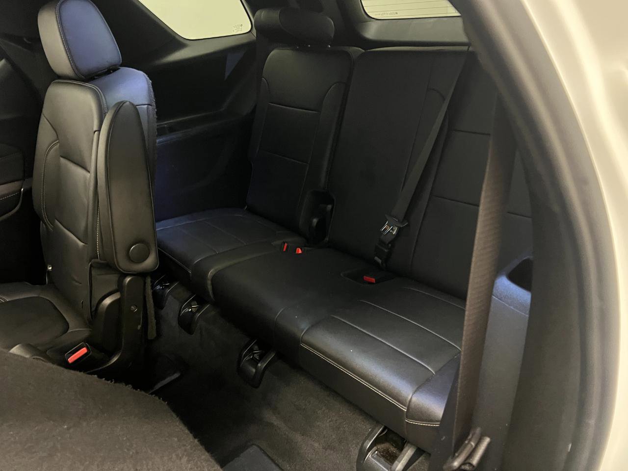 Used 2023 Chevrolet Traverse LT FWD image 32