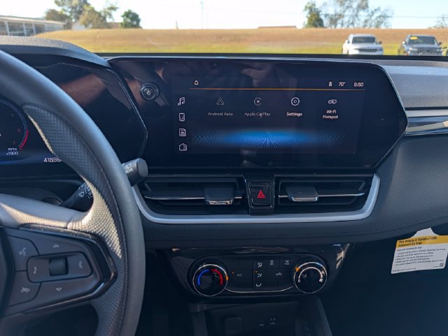 Used 2024 Chevrolet TrailBlazer LT FWD image 17