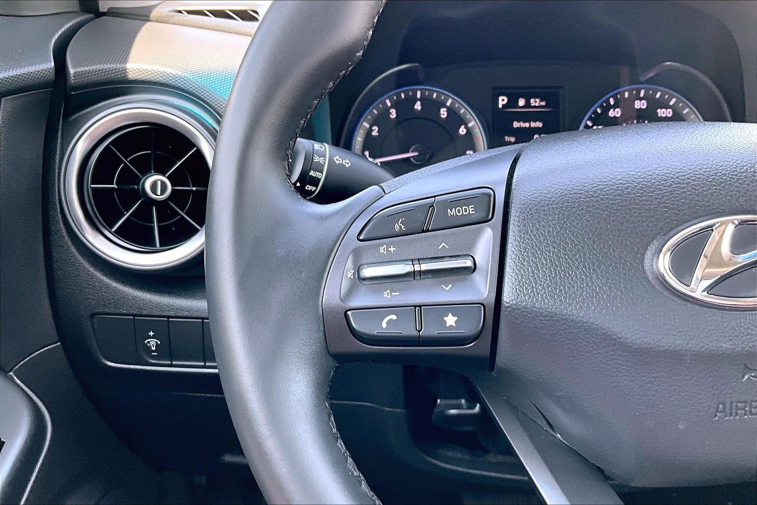 Used 2022 Hyundai Kona SEL w/ Convenience Package FWD image 19