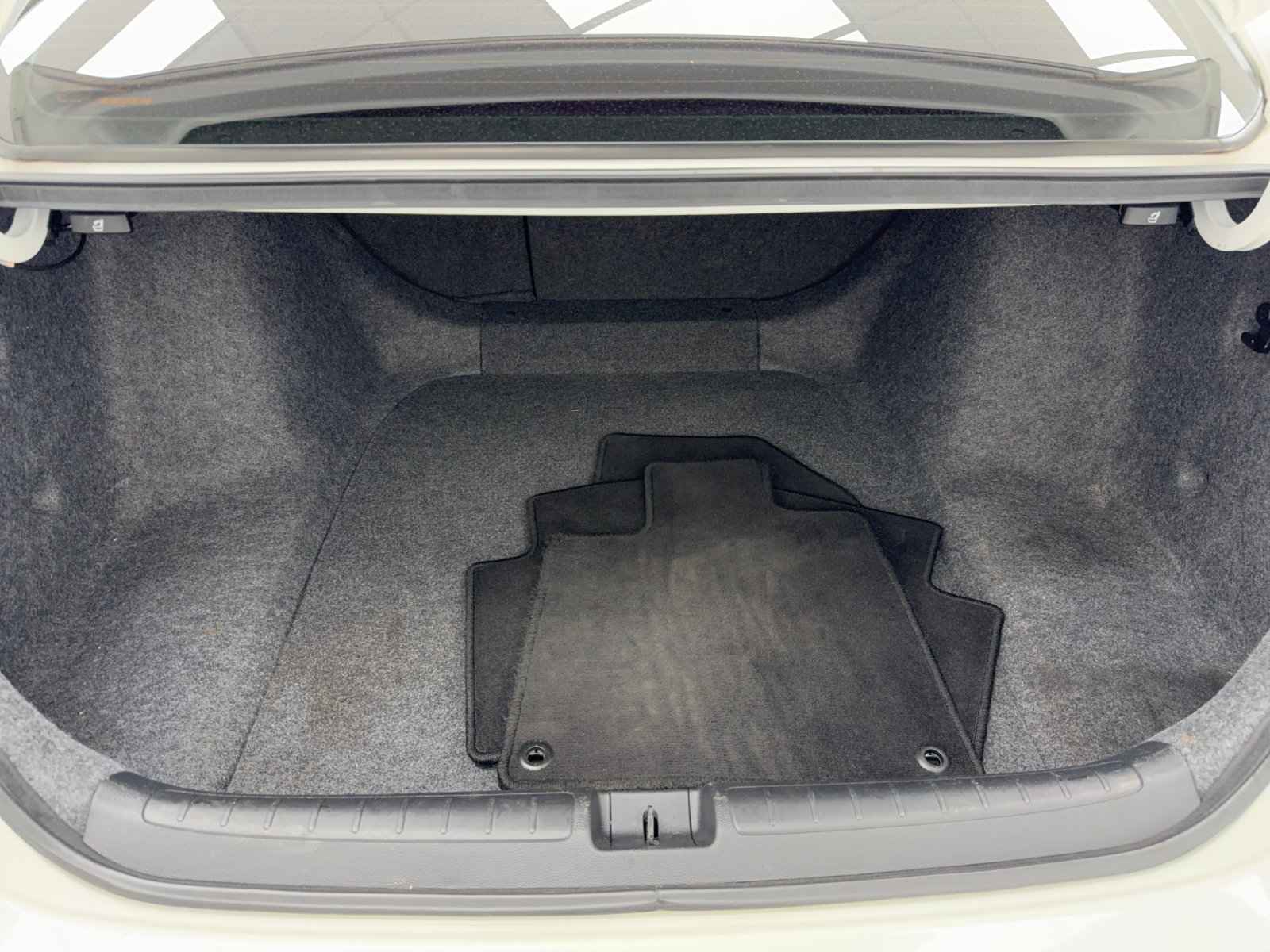 Used 2018 Honda Accord EX image 34