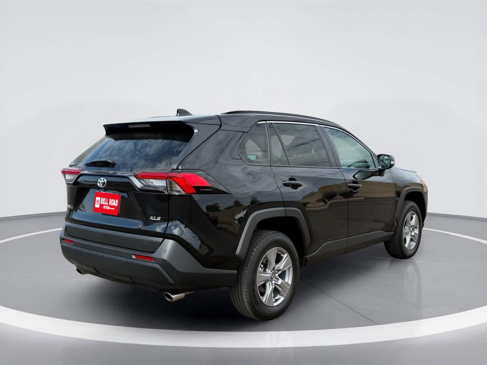 Used 2025 Toyota RAV4 XLE FWD image 9