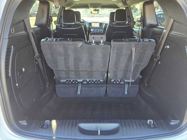 Used 2024 Chrysler Pacifica Limited image 17
