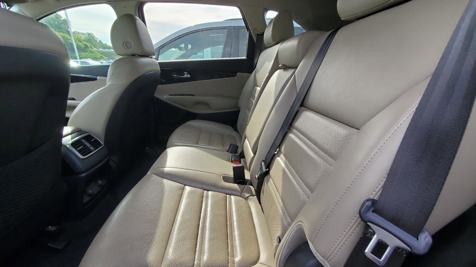 Used 2020 Kia Sorento EX image 5