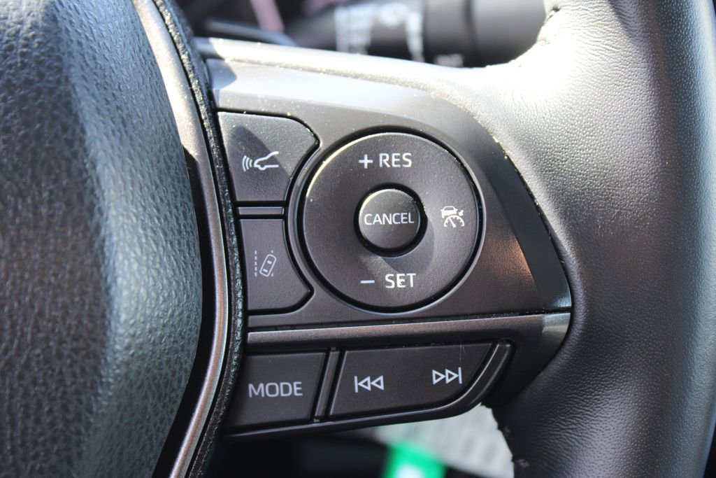 Used 2024 Toyota Camry SE image 15