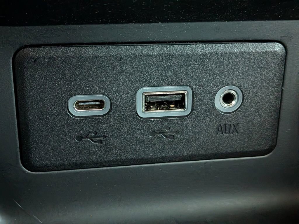 Used 2023 GMC Terrain SLE w/ Driver Convenience Package image 24