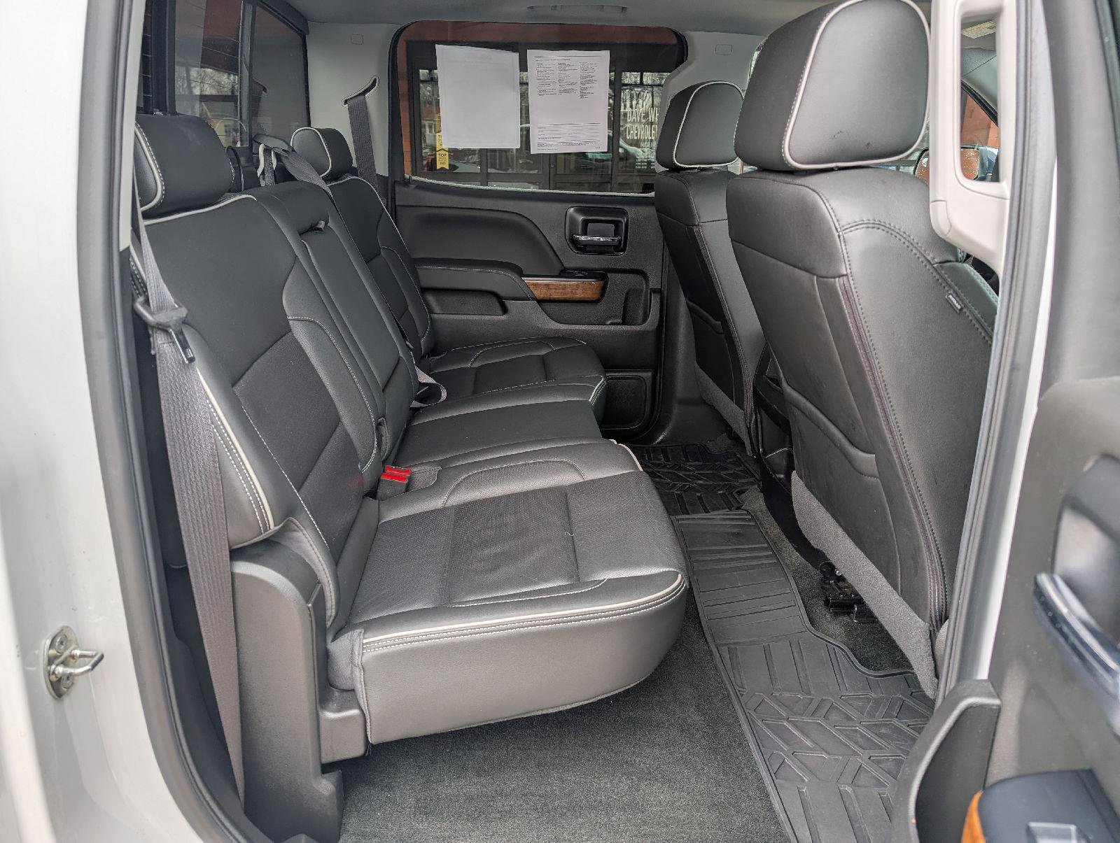 Used 2018 Chevrolet Silverado 1500 High Country image 33