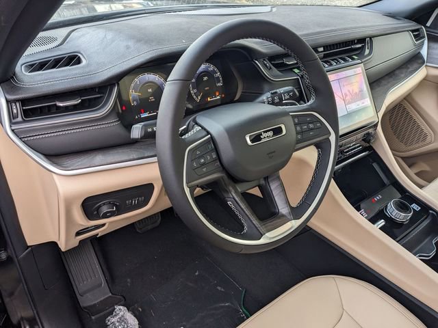 New 2025 Jeep Grand Cherokee Limited image 9