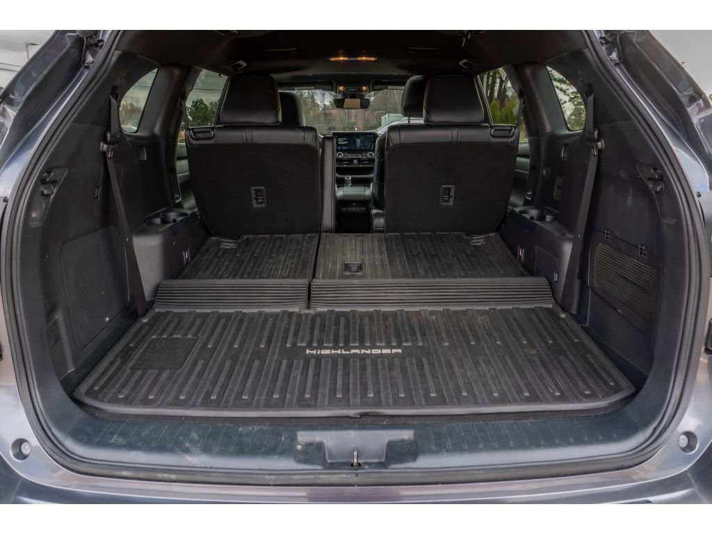 Used 2023 Toyota Highlander XSE image 17