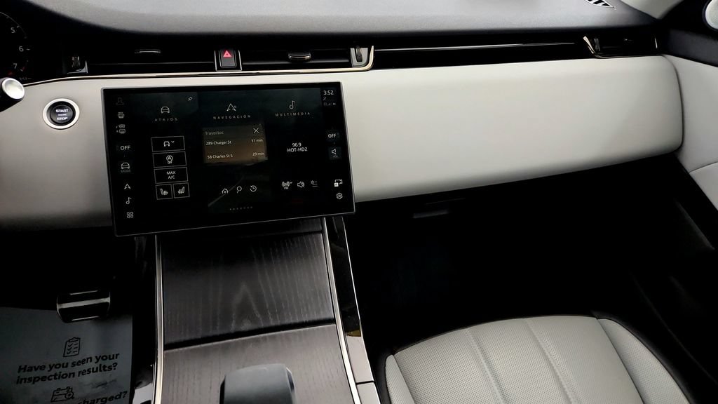 Used 2024 Land Rover Range Rover Evoque Dynamic SE AWD/4WD image 28