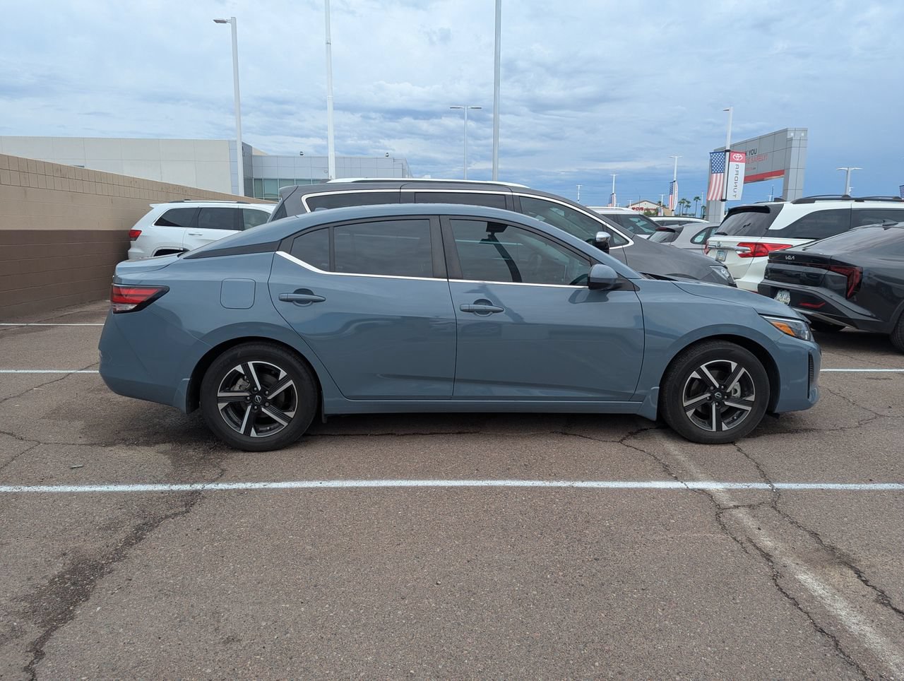 Used 2024 Nissan Sentra SV w/ Trunk Package FWD image 3