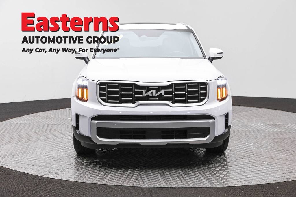 Used 2025 Kia Telluride S FWD image 2