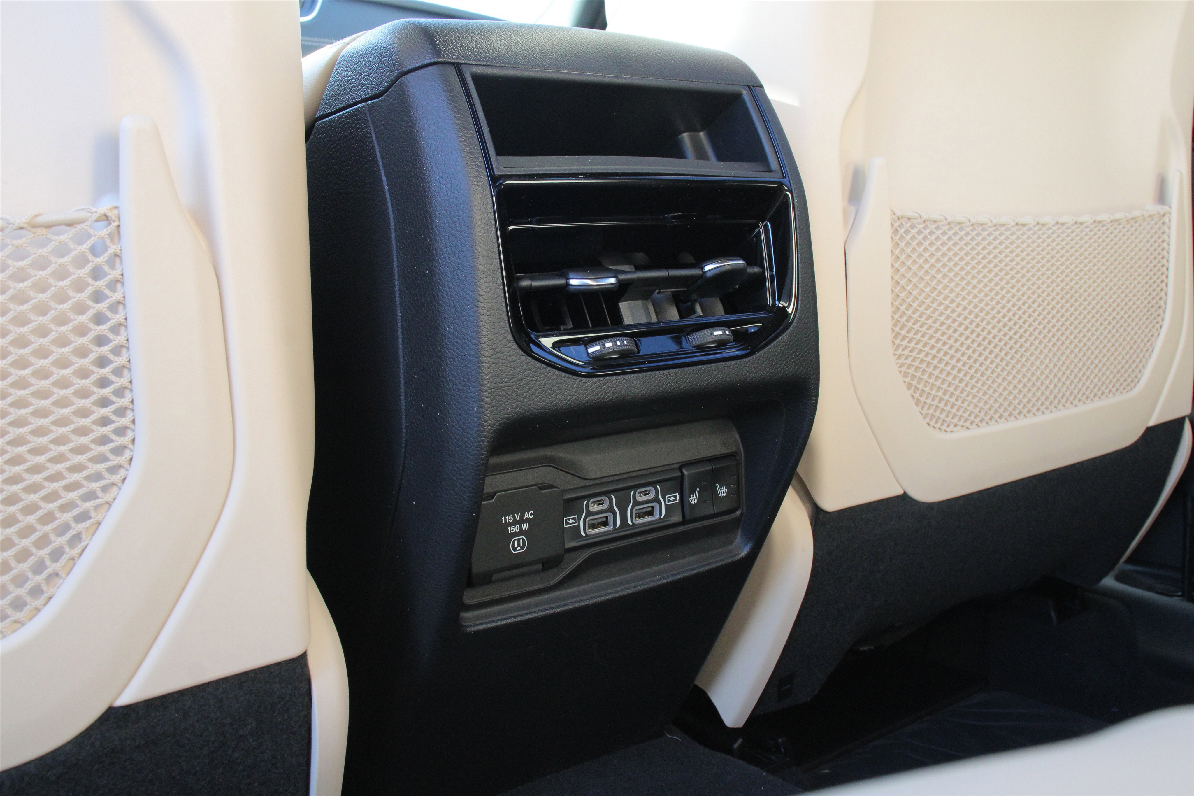 New 2025 Jeep Grand Cherokee Limited w/ Black Appearance Package image 25