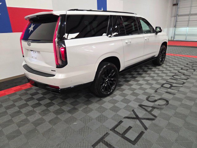 Used 2023 Cadillac Escalade ESV Sport Platinum w/ LPO, ONYX Package image 27