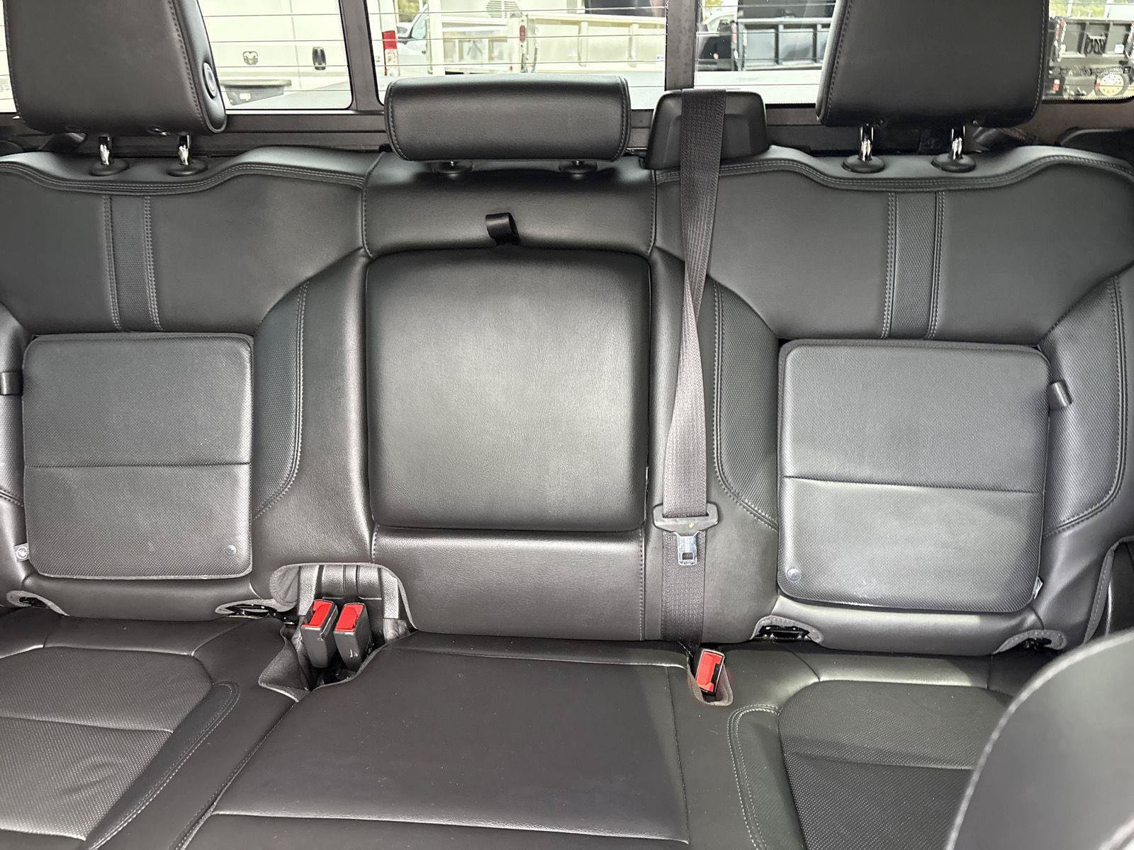 Used 2020 Chevrolet Silverado 1500 High Country w/ Technology Package AWD/4WD image 26