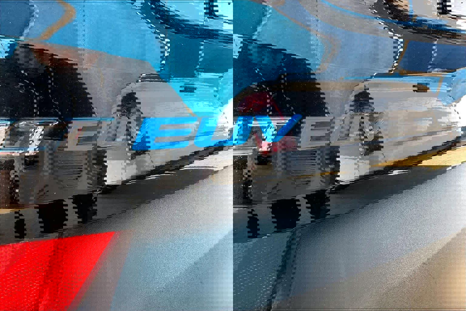 Used 2022 Chevrolet Bolt EUV Premier w/ Sun & Sound Package image 10