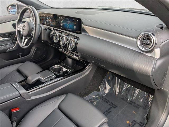 Used 2022 Mercedes-Benz CLA 250 4MATIC image 25