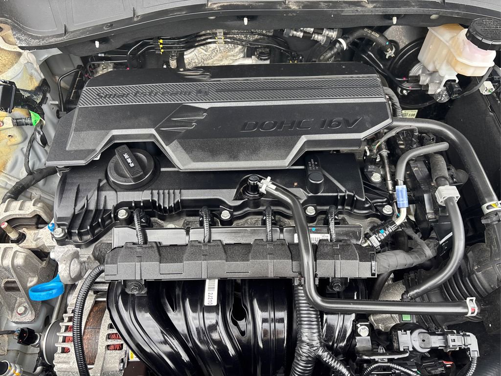Certified 2025 Hyundai Kona SEL AWD/4WD image 13