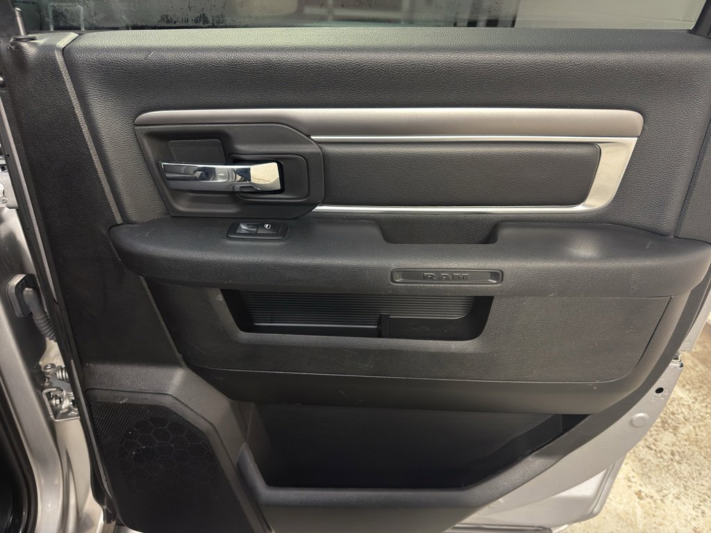 Used 2021 RAM 1500 Classic Warlock image 23