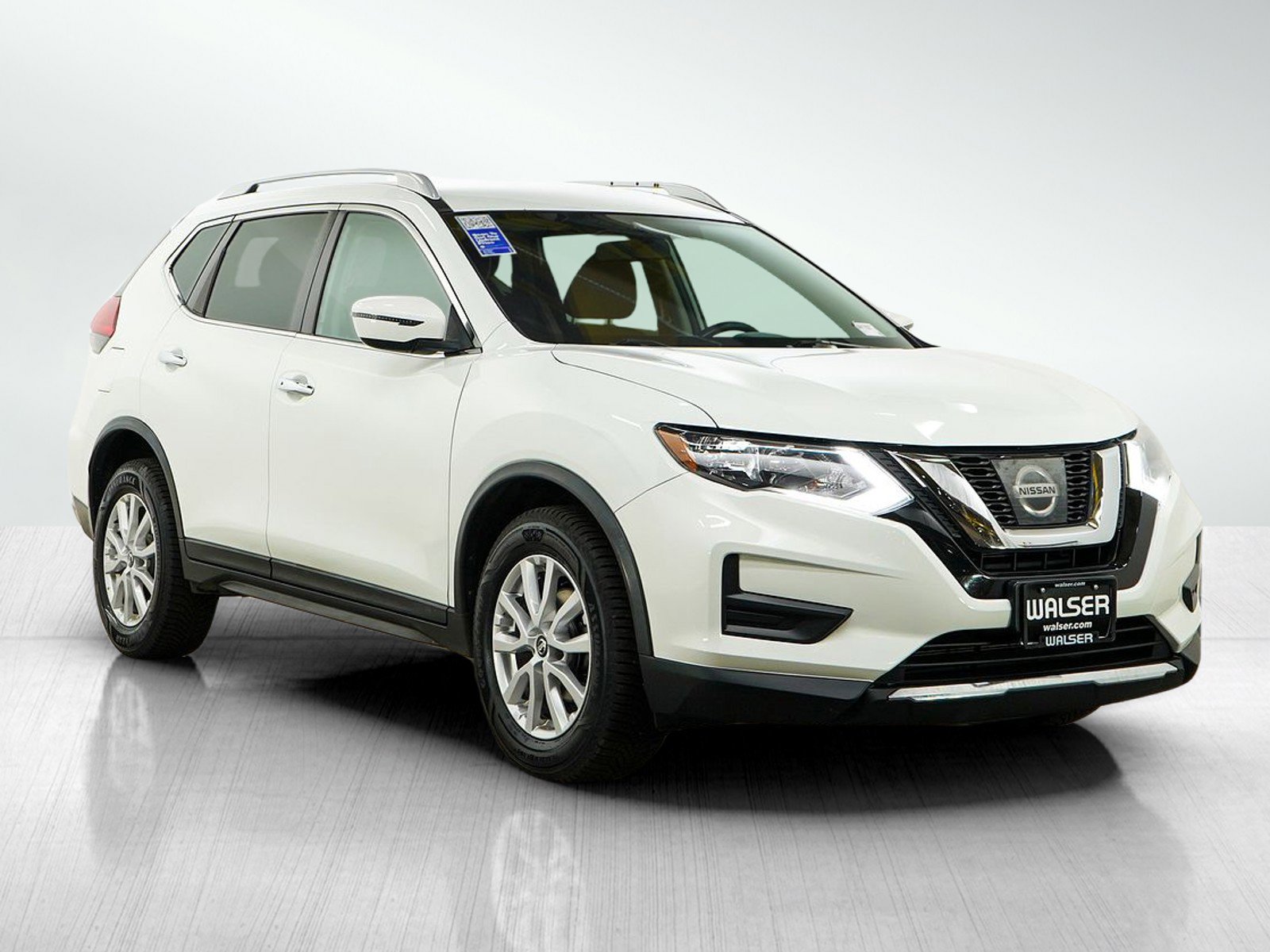 Used 2017 Nissan Rogue SV AWD/4WD image 7