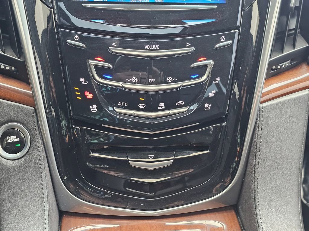 Used 2019 Cadillac Escalade Premium Luxury image 35