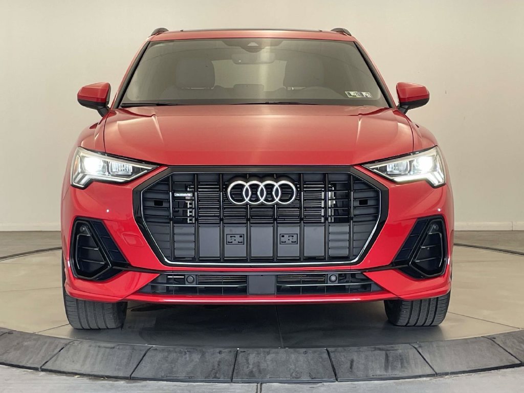 Certified 2025 Audi Q3 2.0T Premium w/ Convenience Package AWD/4WD image 10