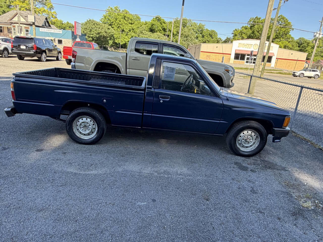 Used 1988 Toyota Pickup 2WD Regular Cab image 7