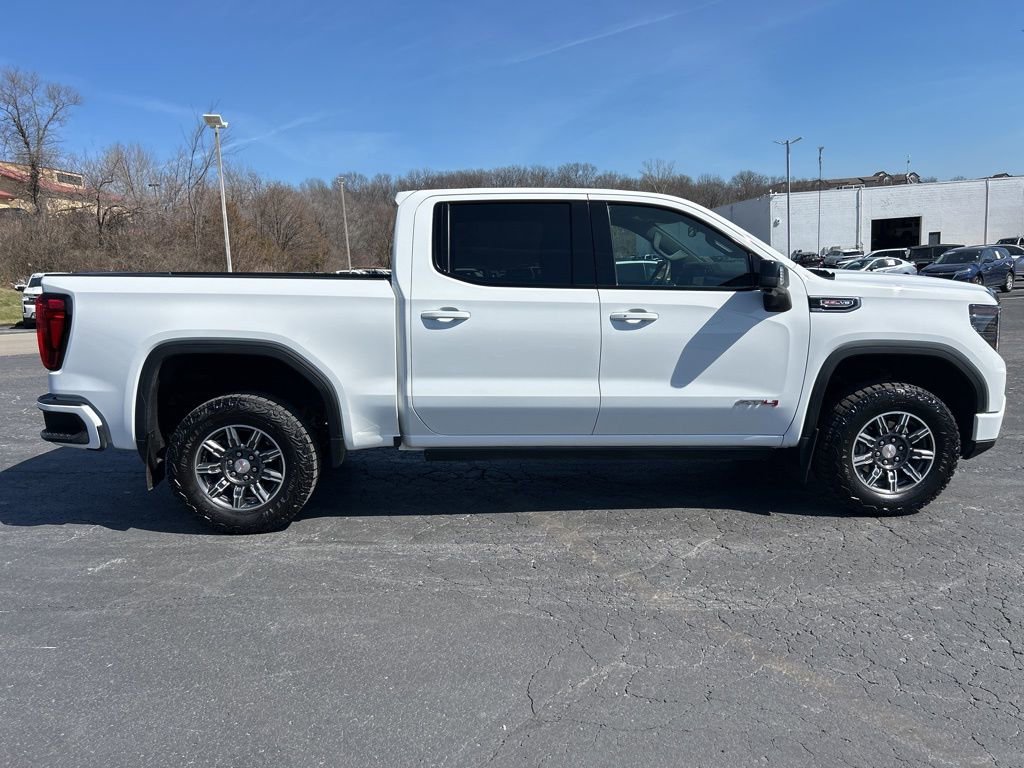 Used 2025 GMC Sierra 1500 AT4 AWD/4WD image 4