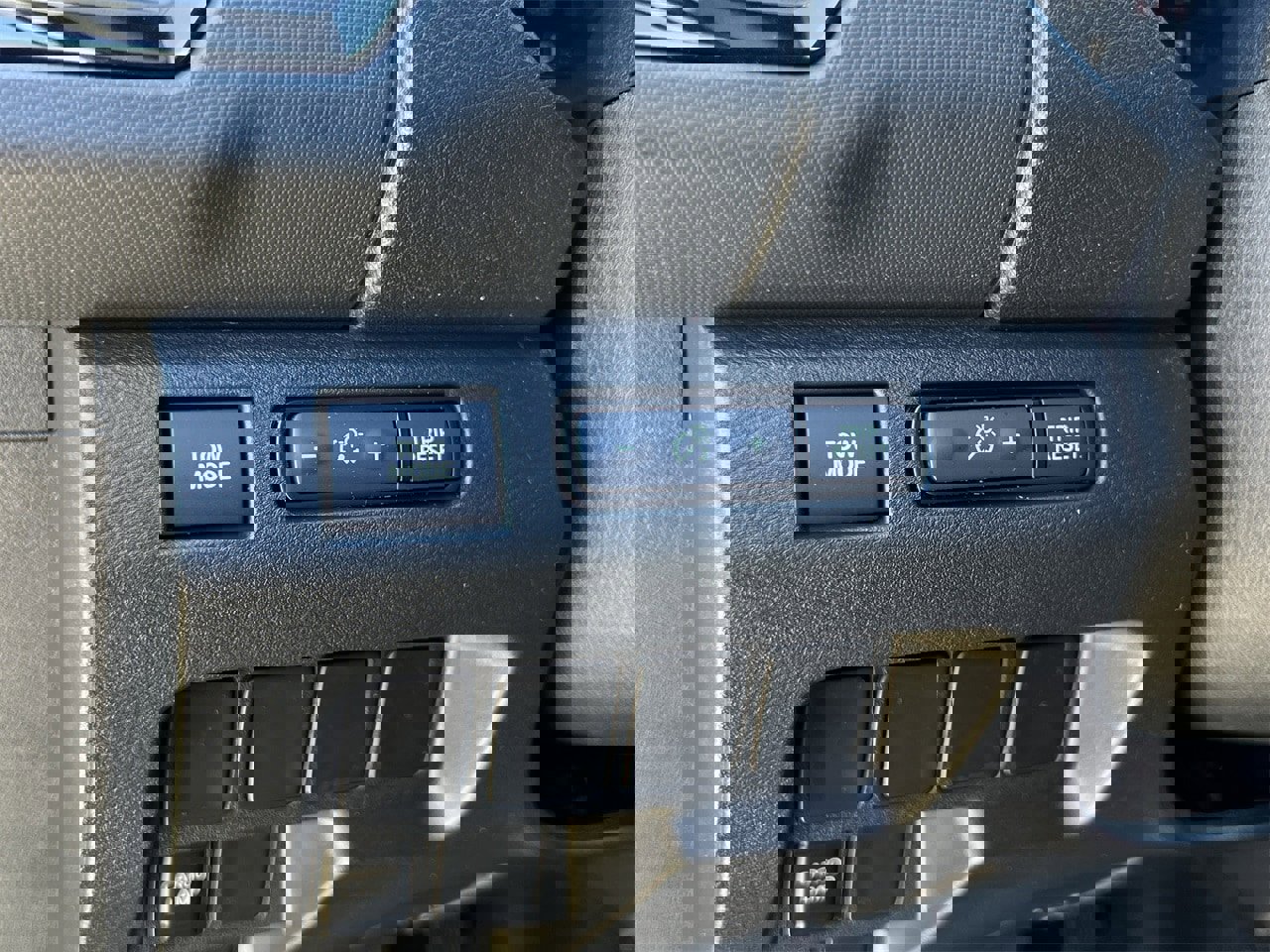 Certified 2024 Nissan Frontier Pro-X image 16