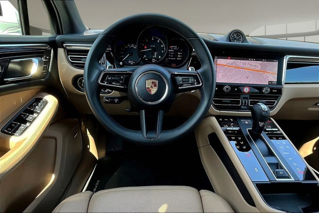 Used 2026 Porsche Macan image 8