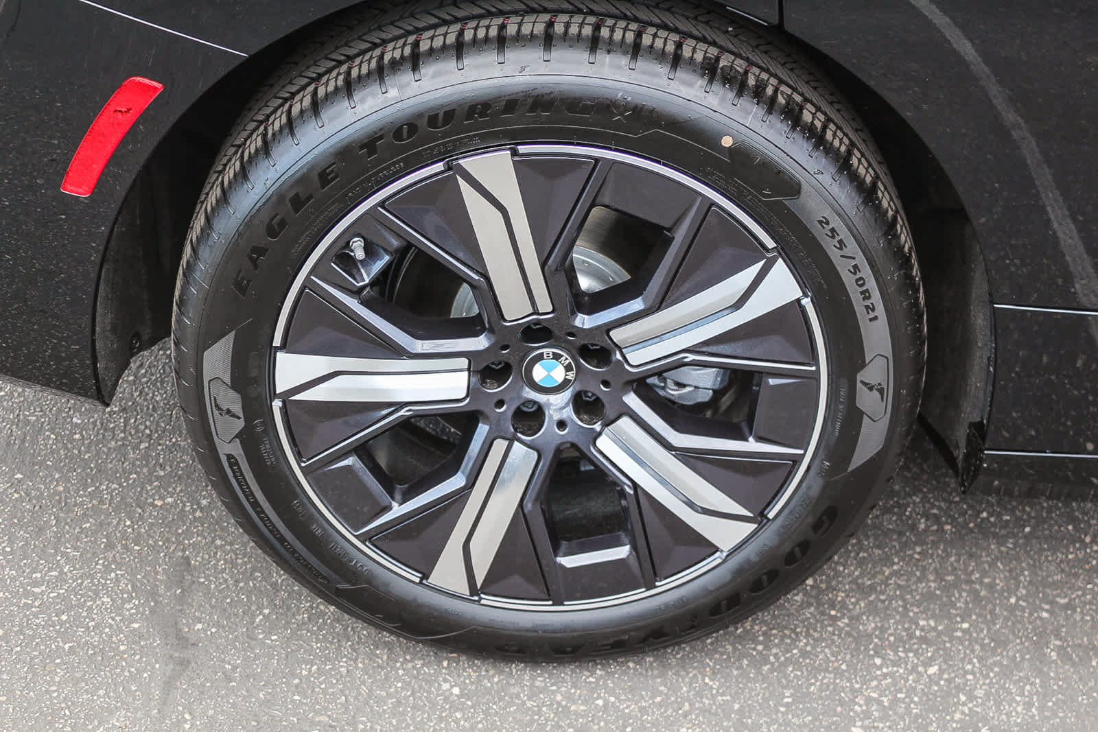 New 2026 BMW iX xDrive60 w/ Premium Package AWD/4WD image 8