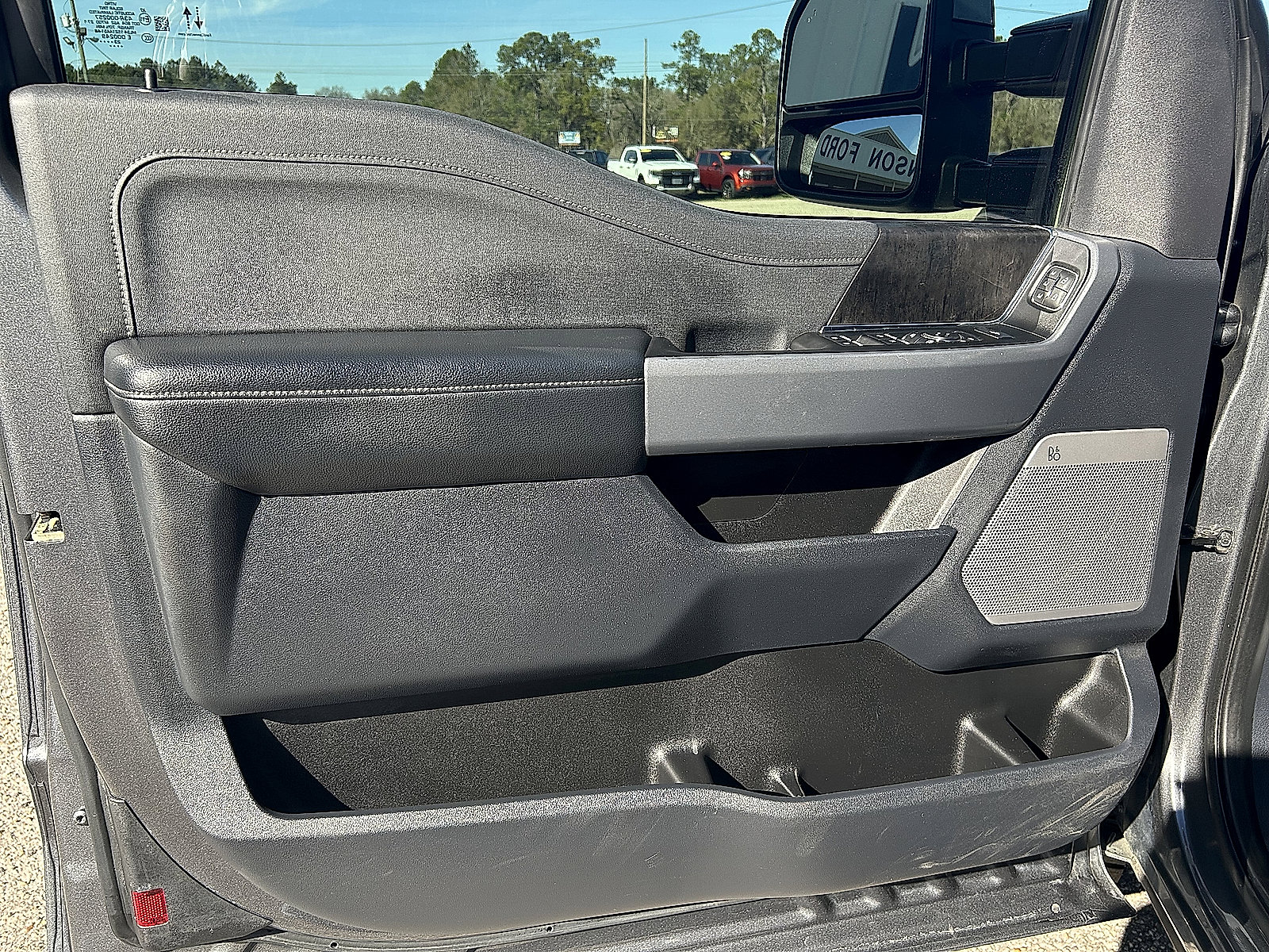 Used 2023 Ford F350 Lariat w/ Tow Technology Package image 8