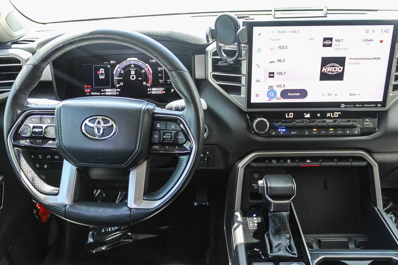 Used 2024 Toyota Tundra Limited AWD/4WD image 15
