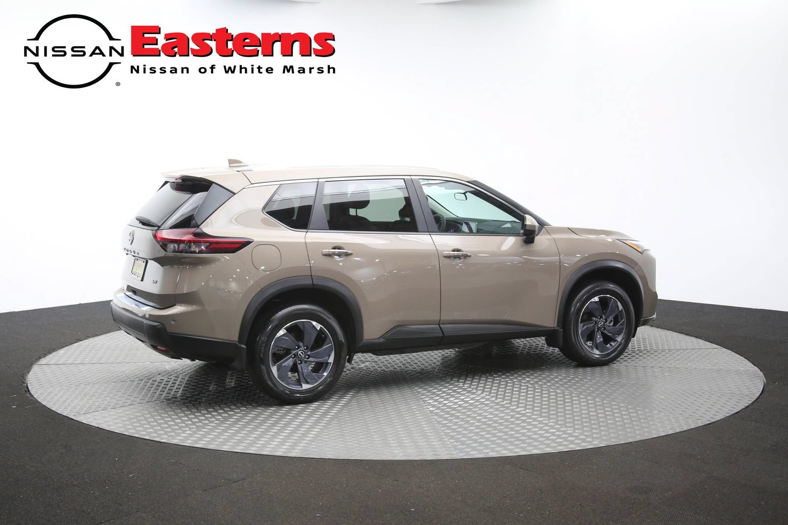 Used 2024 Nissan Rogue SV w/ SV Premium Package FWD image 42