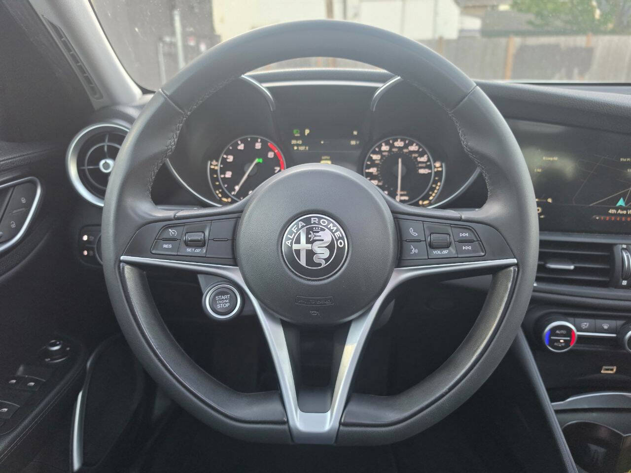 Used 2018 Alfa Romeo Giulia RWD image 34