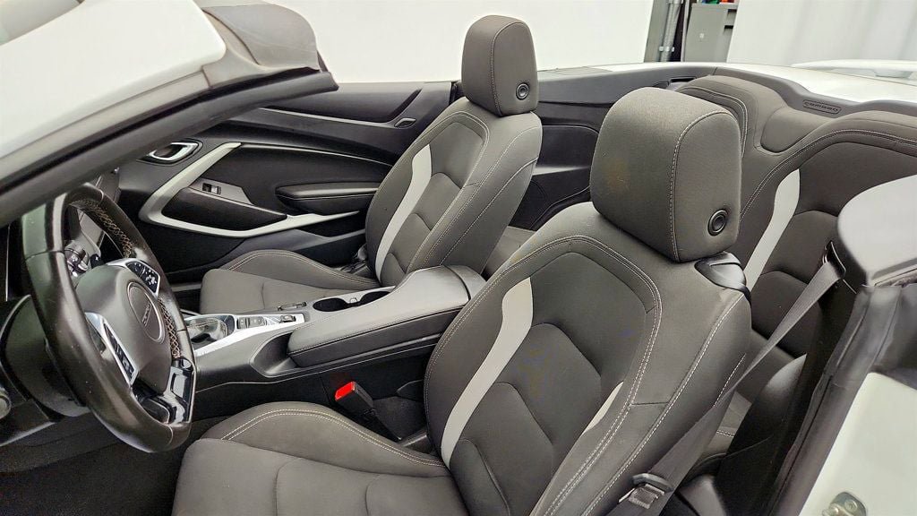 Used 2020 Chevrolet Camaro LT RWD image 21