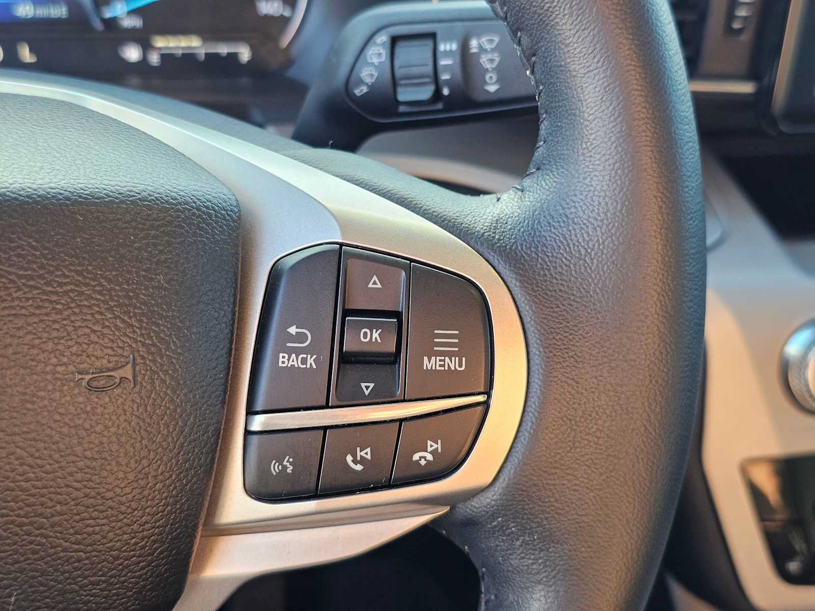 Used 2023 Ford Explorer XLT w/ Equipment Group 202A RWD image 31