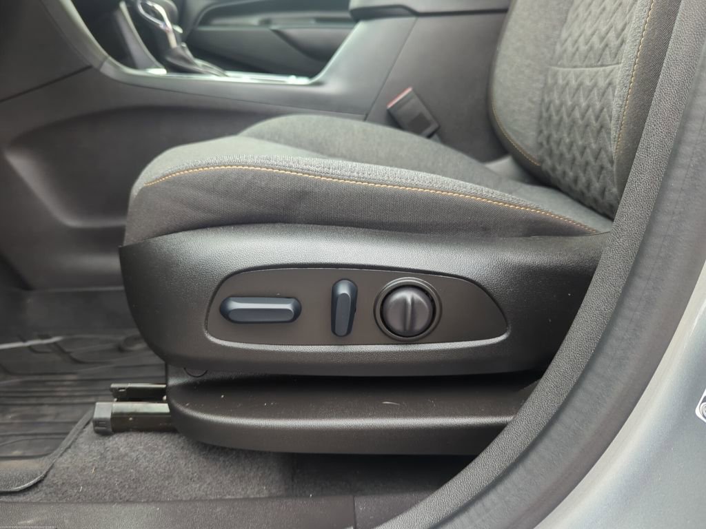 Certified 2024 Chevrolet Equinox LT w/ LPO, Floor Liner Package image 23