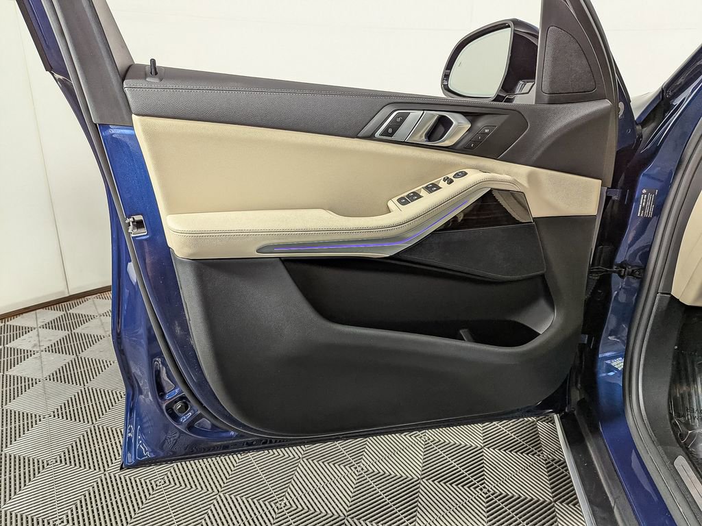 Used 2021 BMW X5 xDrive40i w/ Convenience Package image 13