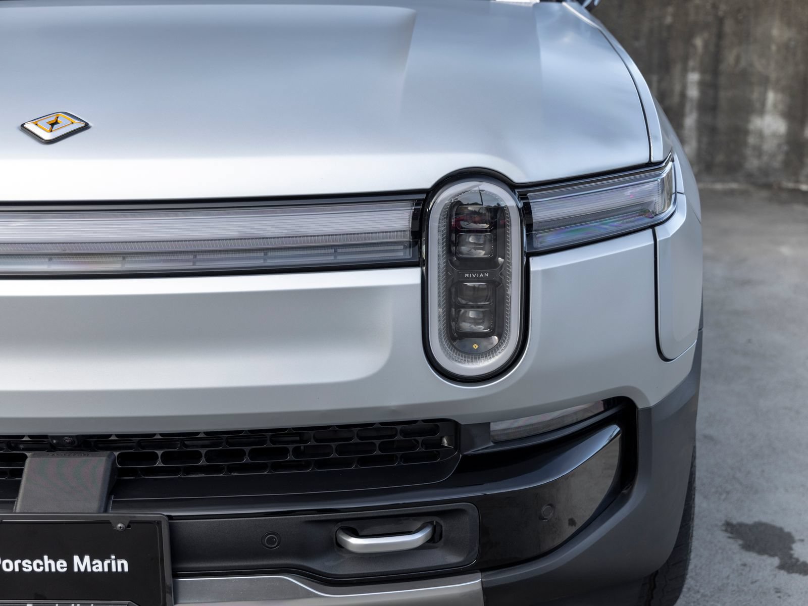Used 2025 Rivian R1S Adventure Dual AWD/4WD image 16